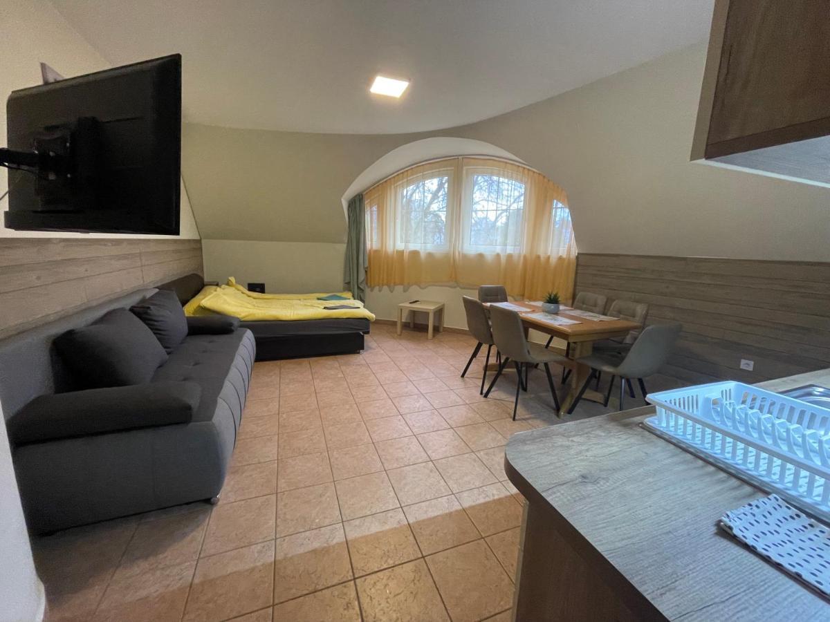Kuenszler Apartmanhaz Zamardi Ngoại thất bức ảnh